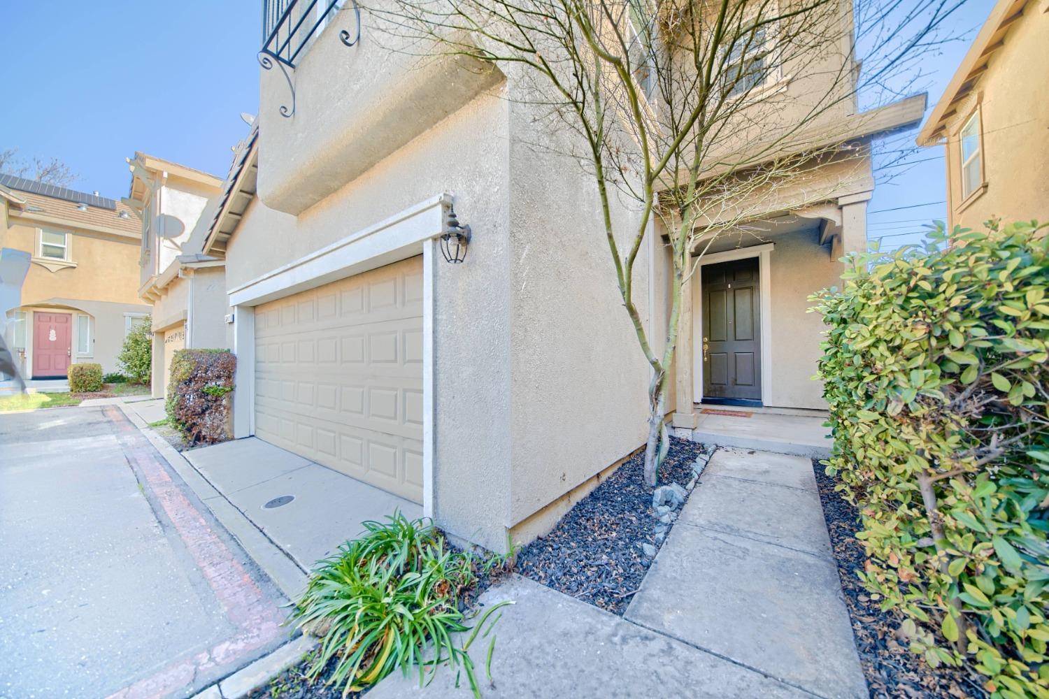 Detail Gallery Image 2 of 36 For 5249 Vesta Cir, Stockton,  CA 95219 - 3 Beds | 2/1 Baths