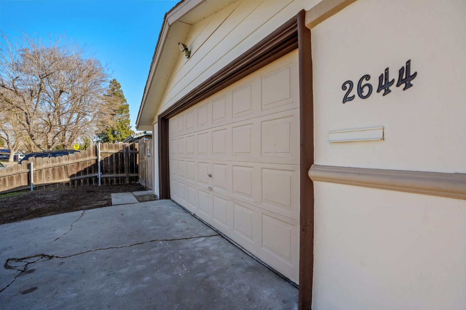 Detail Gallery Image 5 of 31 For 2644 Cypress Ave, Stockton,  CA 95207 - 3 Beds | 2 Baths
