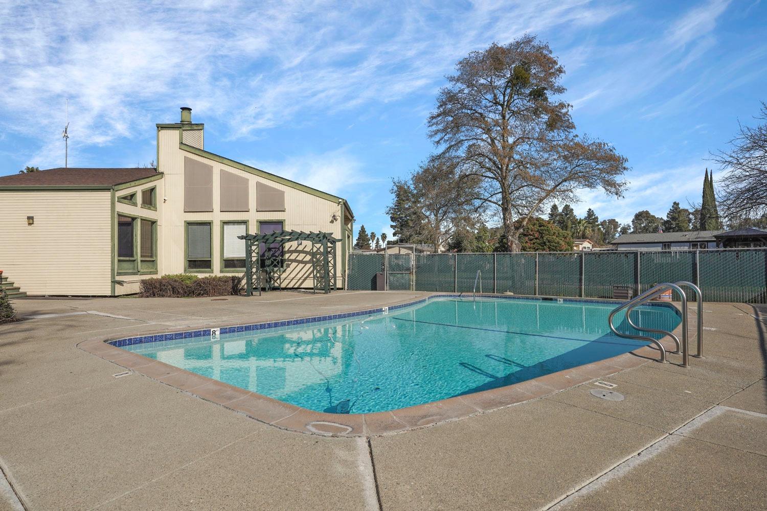 Detail Gallery Image 18 of 27 For 8 River Bend Dr, Lodi,  CA 95242 - 2 Beds | 2 Baths