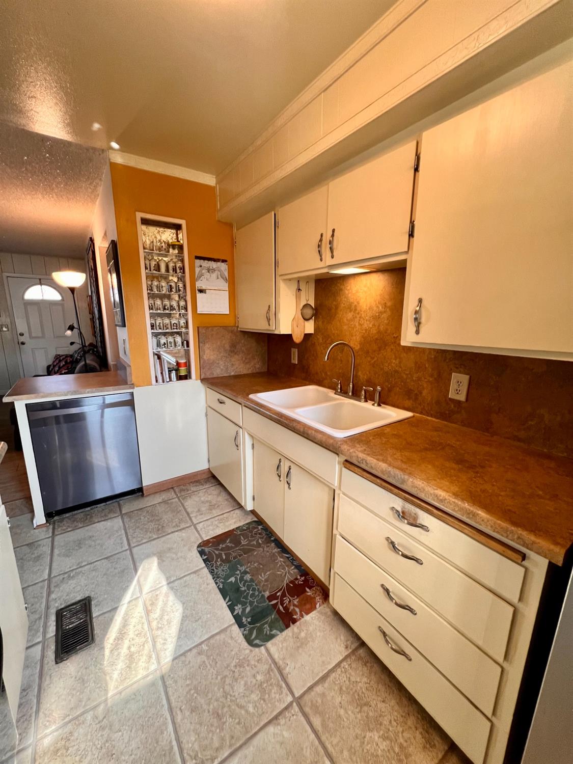 Detail Gallery Image 7 of 29 For 4650 Dahlia Dr, Stockton,  CA 95212 - 3 Beds | 2 Baths