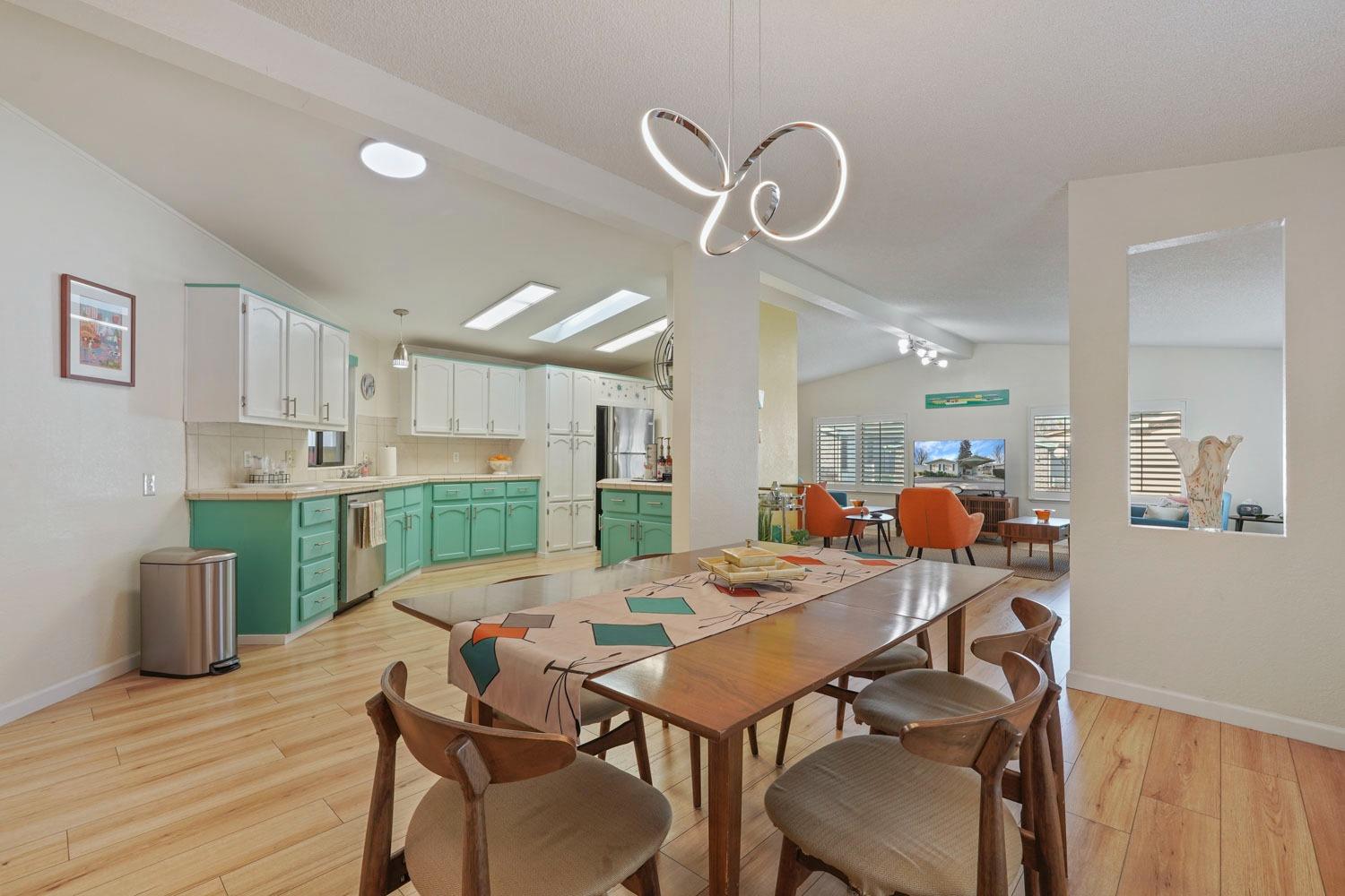Detail Gallery Image 16 of 27 For 8 River Bend Dr, Lodi,  CA 95242 - 2 Beds | 2 Baths