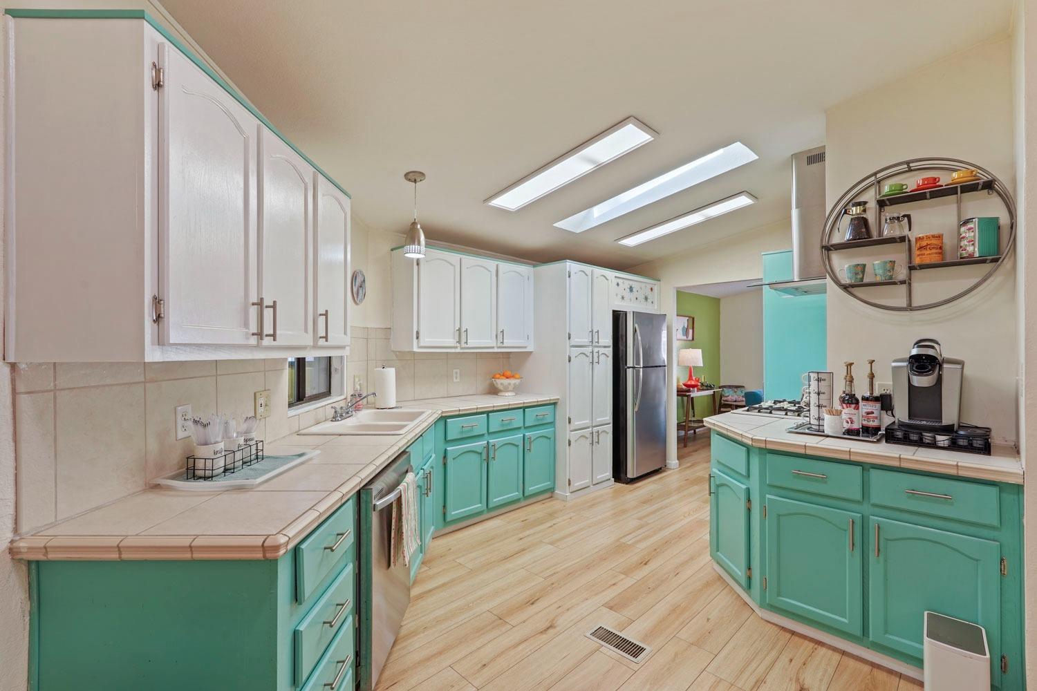 Detail Gallery Image 8 of 27 For 8 River Bend Dr, Lodi,  CA 95242 - 2 Beds | 2 Baths