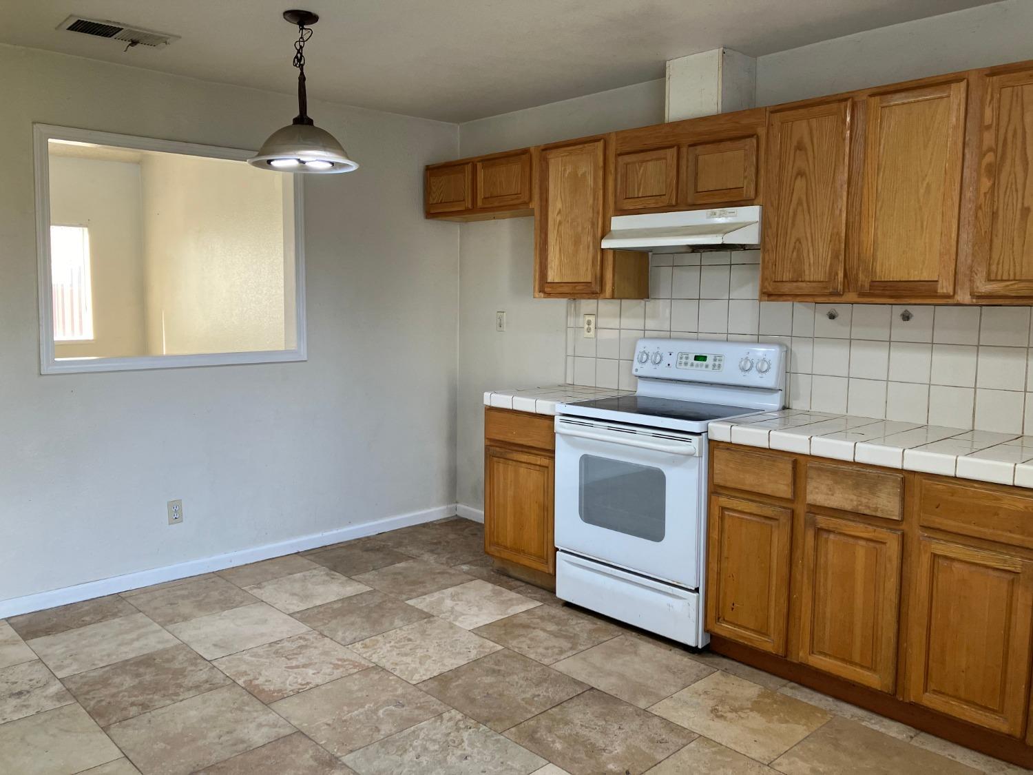 Detail Gallery Image 10 of 13 For 2108 Janel St, Modesto,  CA 95350 - 3 Beds | 2 Baths