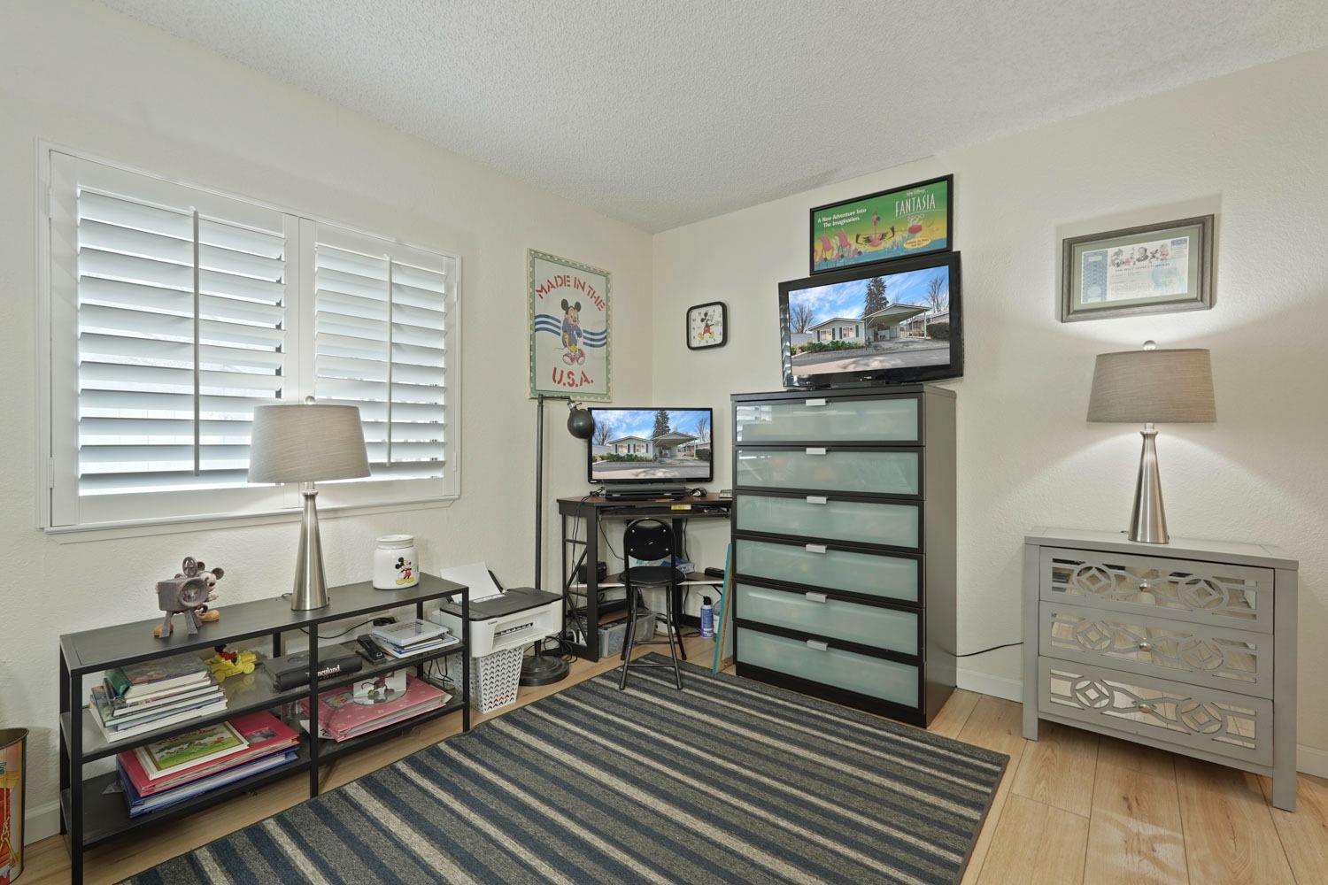 Detail Gallery Image 12 of 27 For 8 River Bend Dr, Lodi,  CA 95242 - 2 Beds | 2 Baths