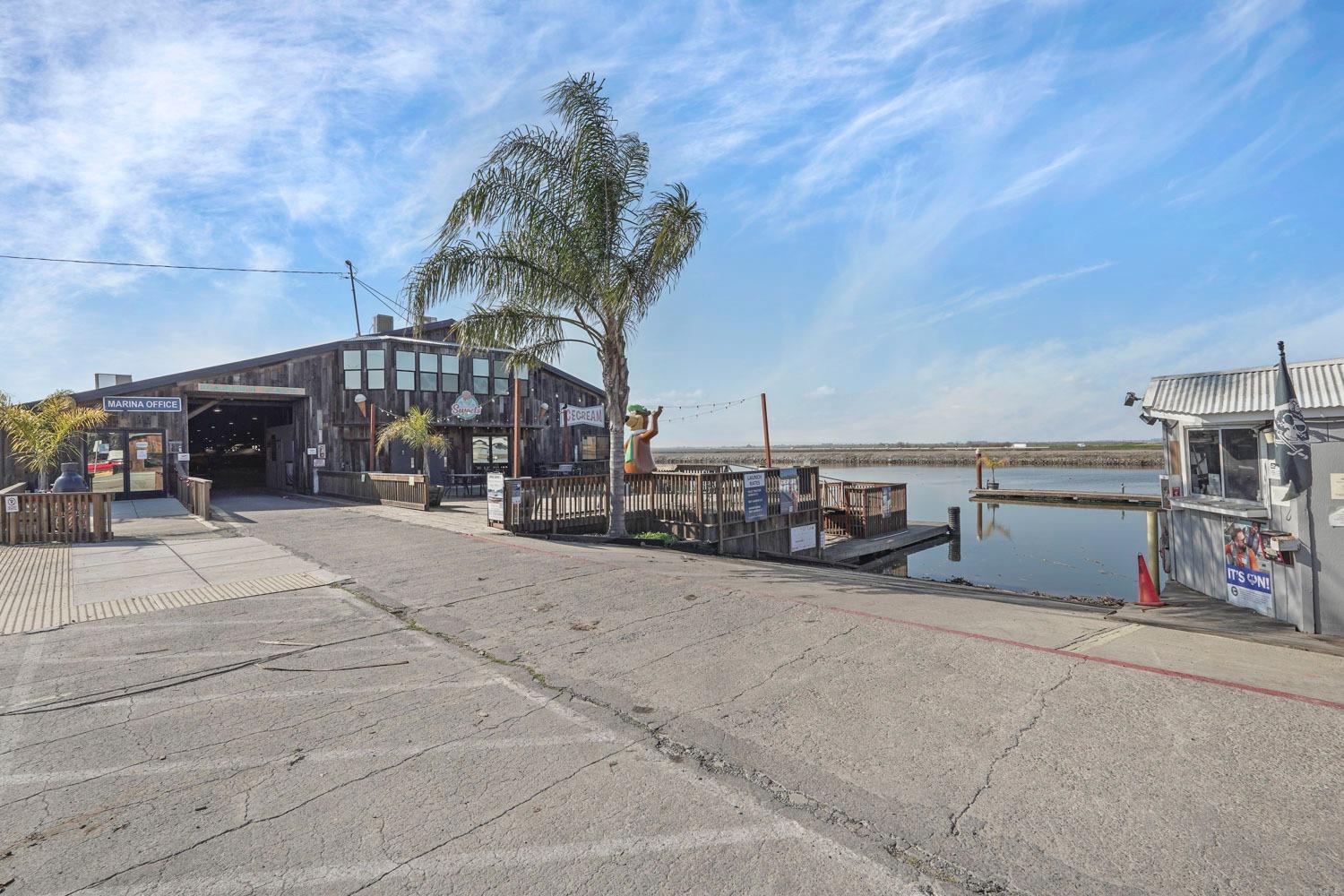 Detail Gallery Image 21 of 27 For 8 River Bend Dr, Lodi,  CA 95242 - 2 Beds | 2 Baths