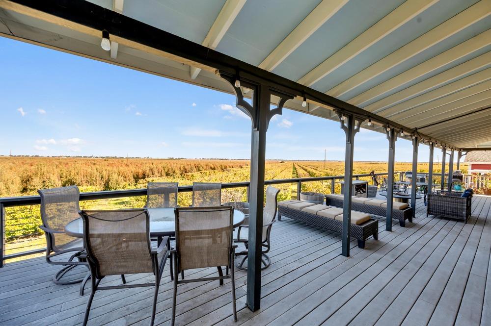 Detail Gallery Image 6 of 74 For 13263 Grand Island Rd, Walnut Grove,  CA 95690 - 4 Beds | 1/1 Baths