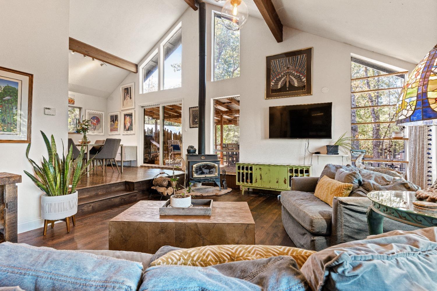 Detail Gallery Image 1 of 1 For 13610 Lightning Tree Rd, Nevada City,  CA 95959 - 2 Beds | 2 Baths