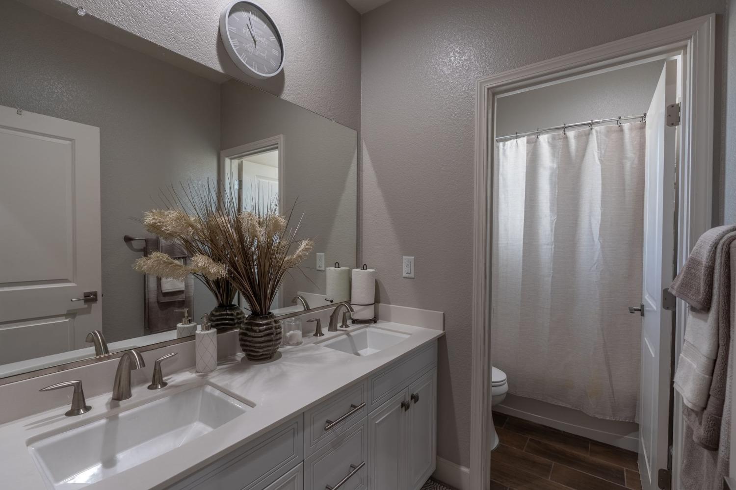 Detail Gallery Image 23 of 36 For 2640 Buttercup Dr, Lodi,  CA 95242 - 4 Beds | 3 Baths