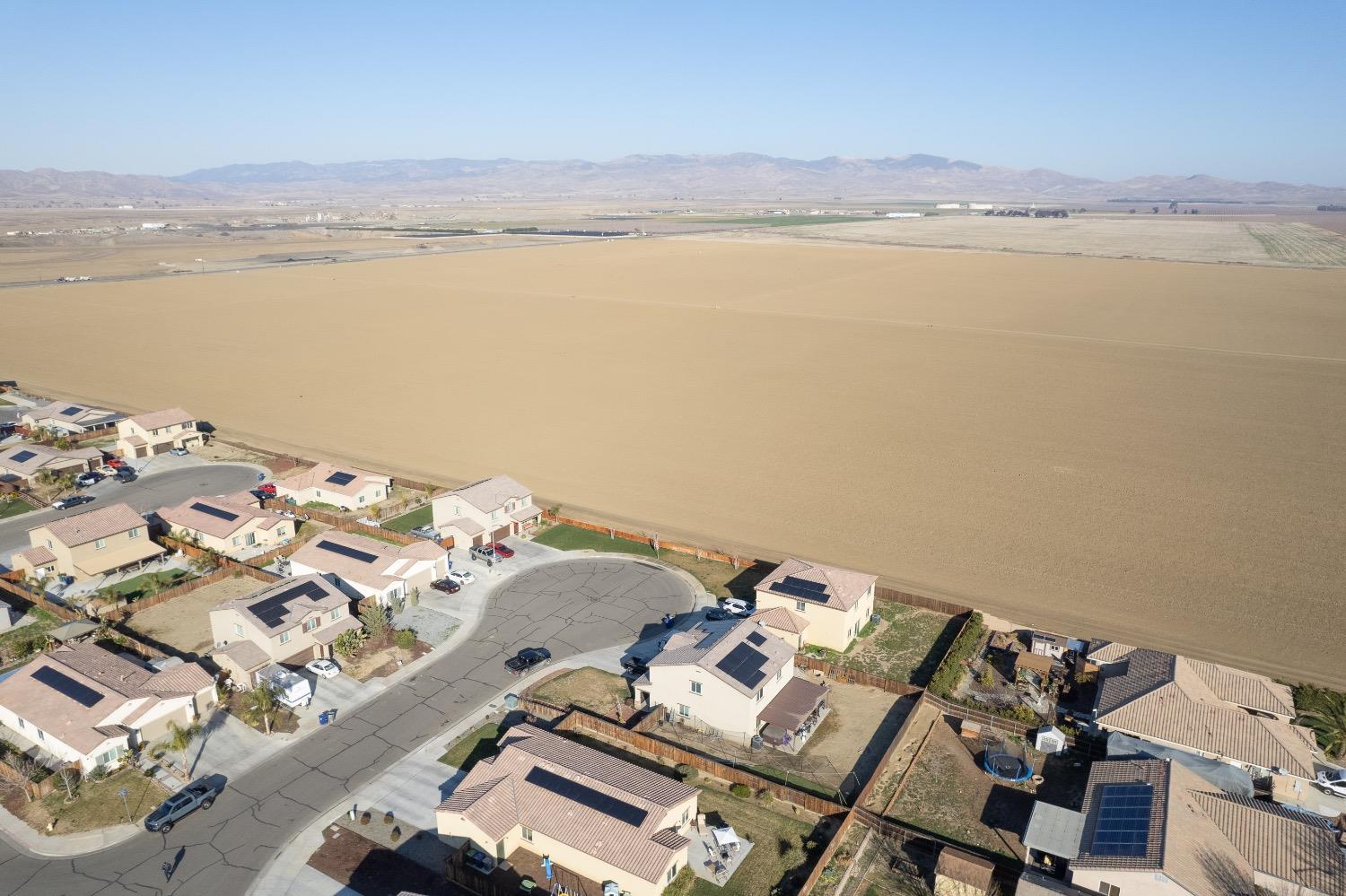 Laguna Court, Coalinga, California image 16