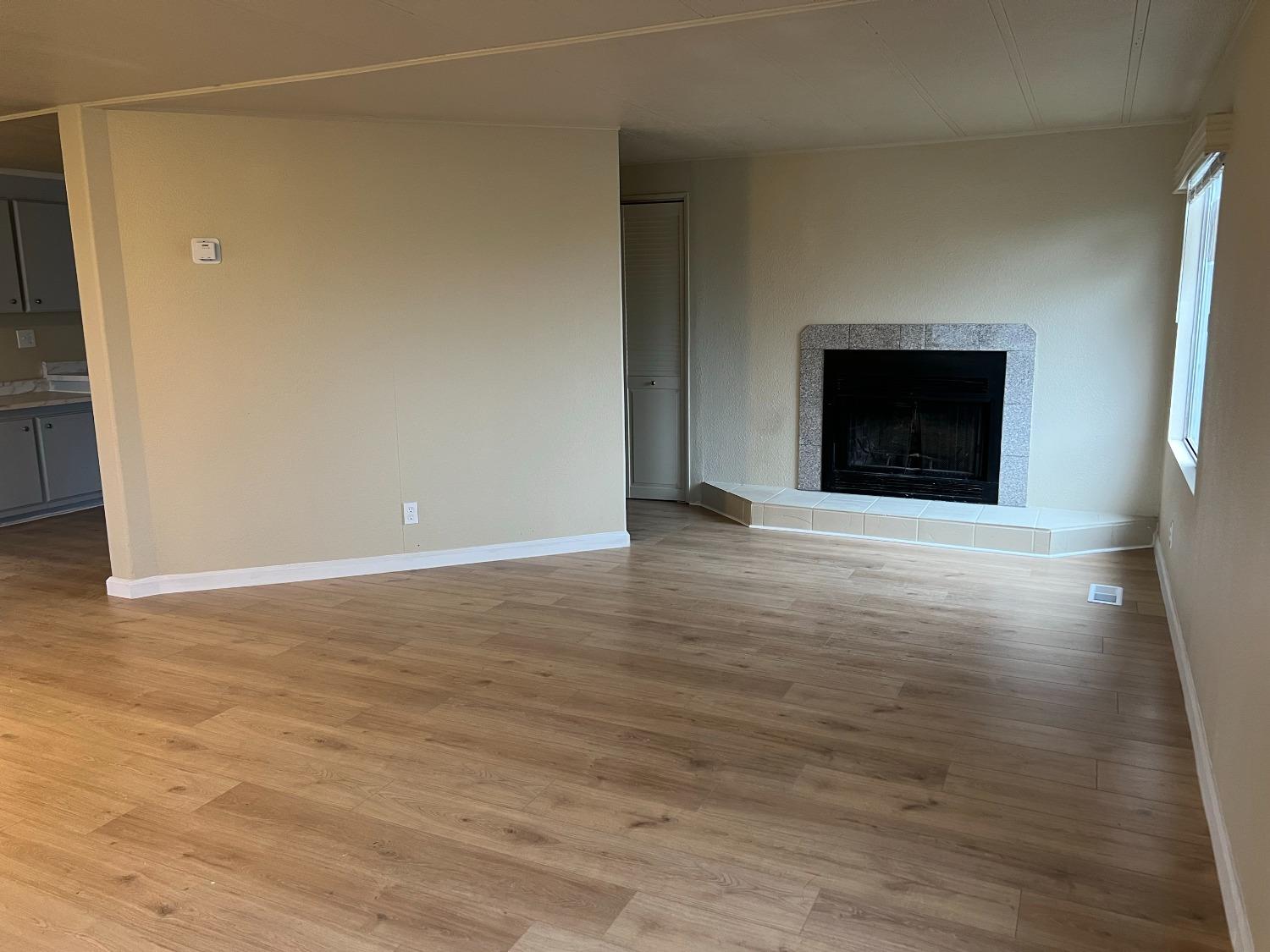Detail Gallery Image 5 of 14 For 11705 Parey Ave 42, Red Bluff,  CA 96080 - 2 Beds | 2 Baths