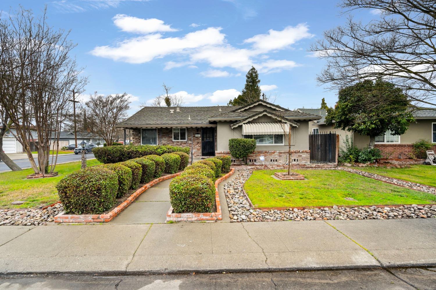 Detail Gallery Image 6 of 42 For 121 Nottingham Dr, Stockton,  CA 95207 - 3 Beds | 2 Baths