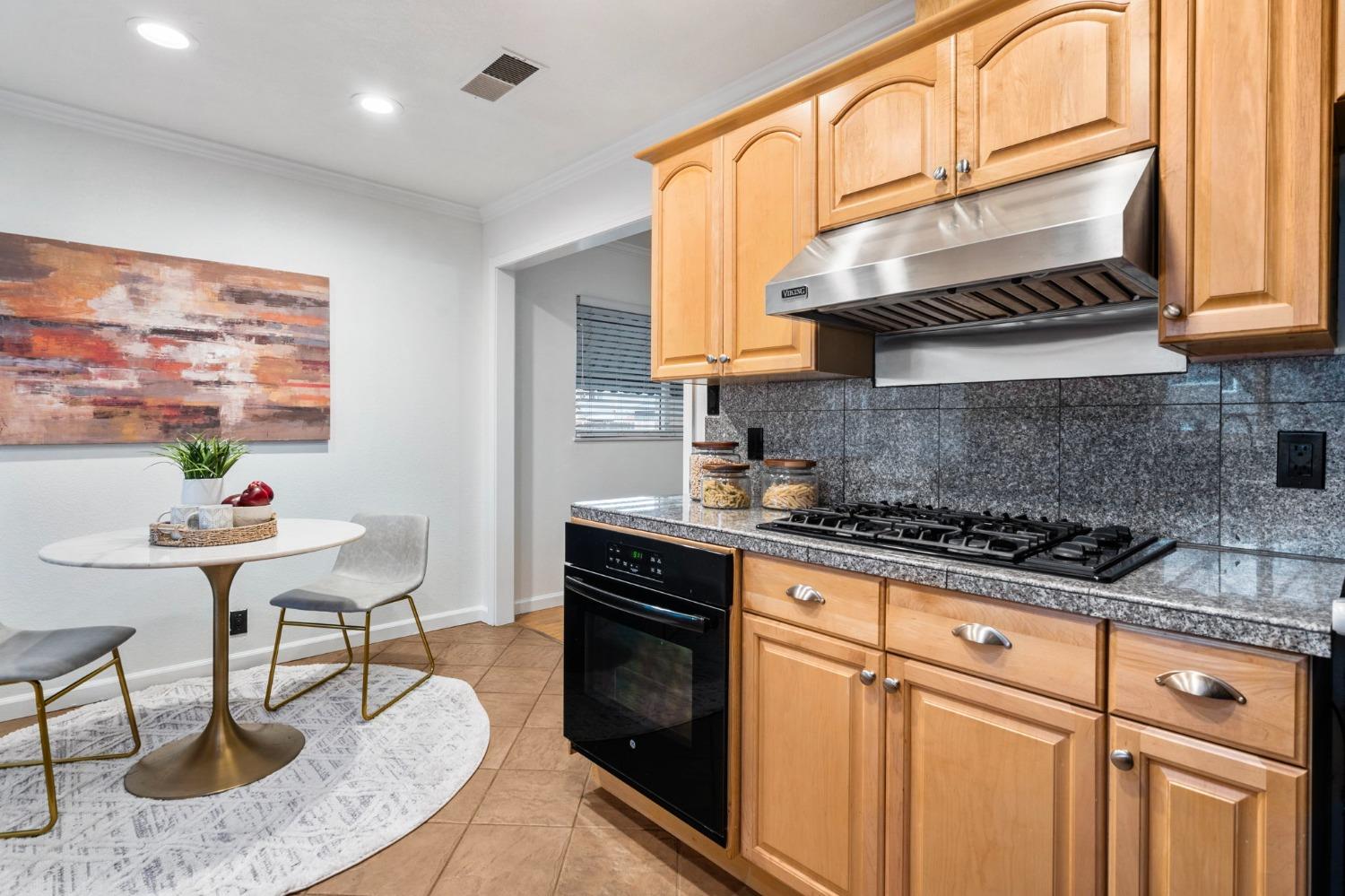 Detail Gallery Image 12 of 42 For 121 Nottingham Dr, Stockton,  CA 95207 - 3 Beds | 2 Baths