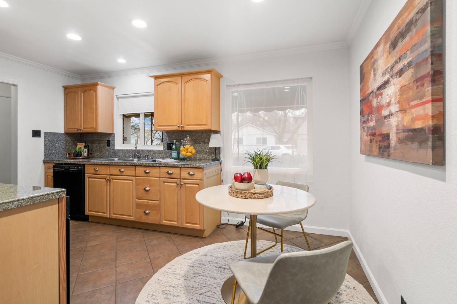 Detail Gallery Image 16 of 42 For 121 Nottingham Dr, Stockton,  CA 95207 - 3 Beds | 2 Baths