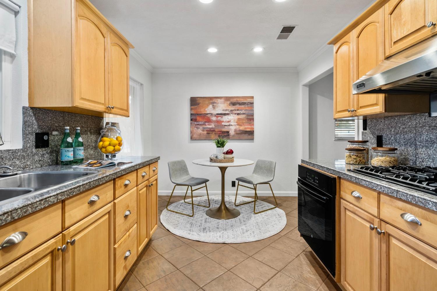 Detail Gallery Image 11 of 42 For 121 Nottingham Dr, Stockton,  CA 95207 - 3 Beds | 2 Baths