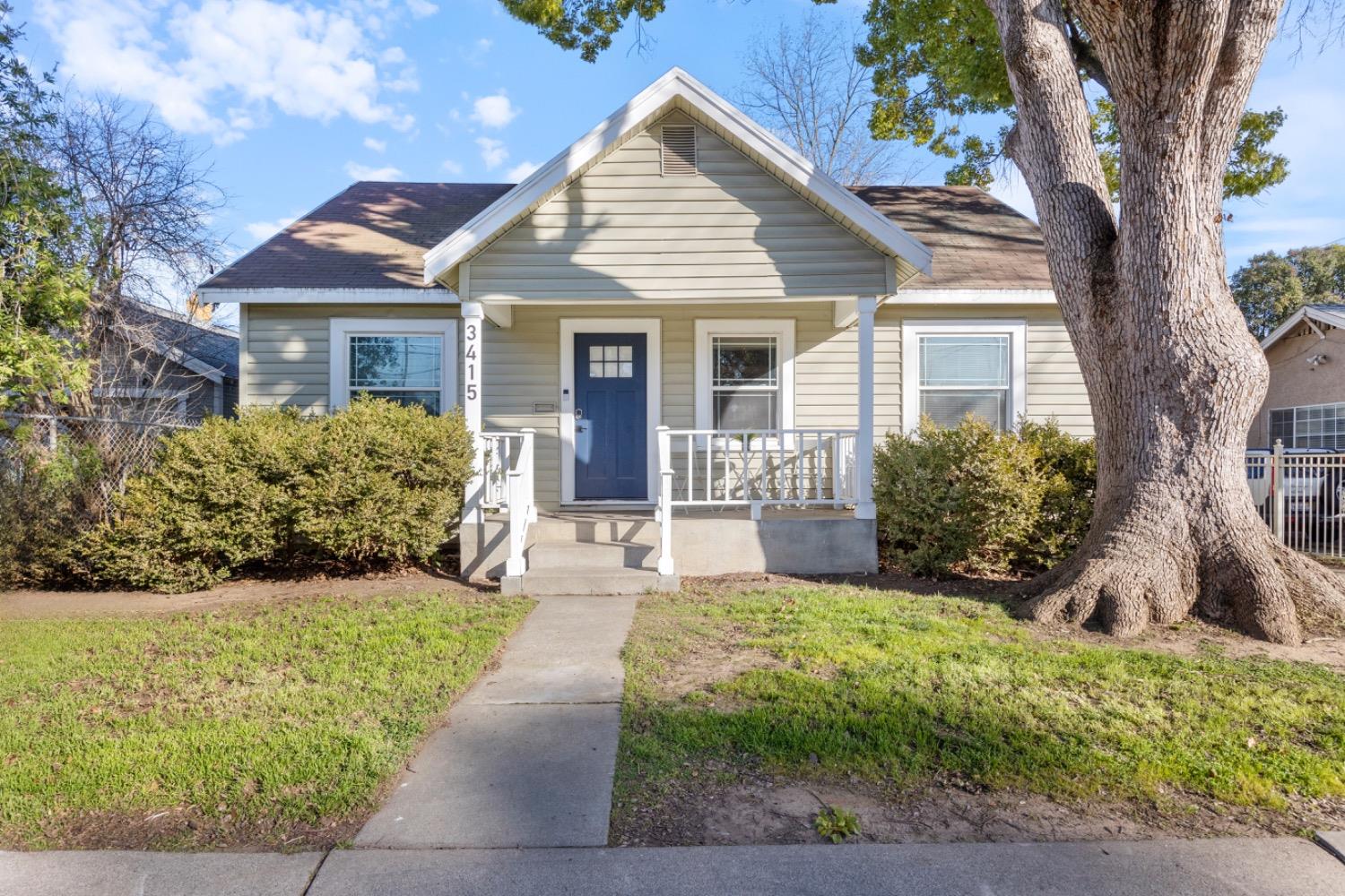 Detail Gallery Image 1 of 1 For 3415 35th St, Sacramento,  CA 95817 - 2 Beds | 1 Baths