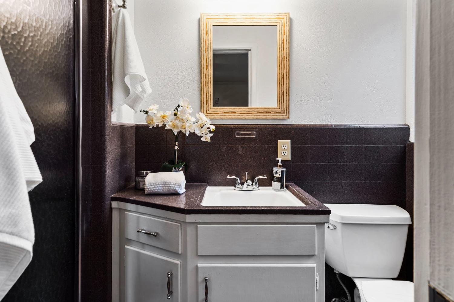Detail Gallery Image 34 of 42 For 121 Nottingham Dr, Stockton,  CA 95207 - 3 Beds | 2 Baths