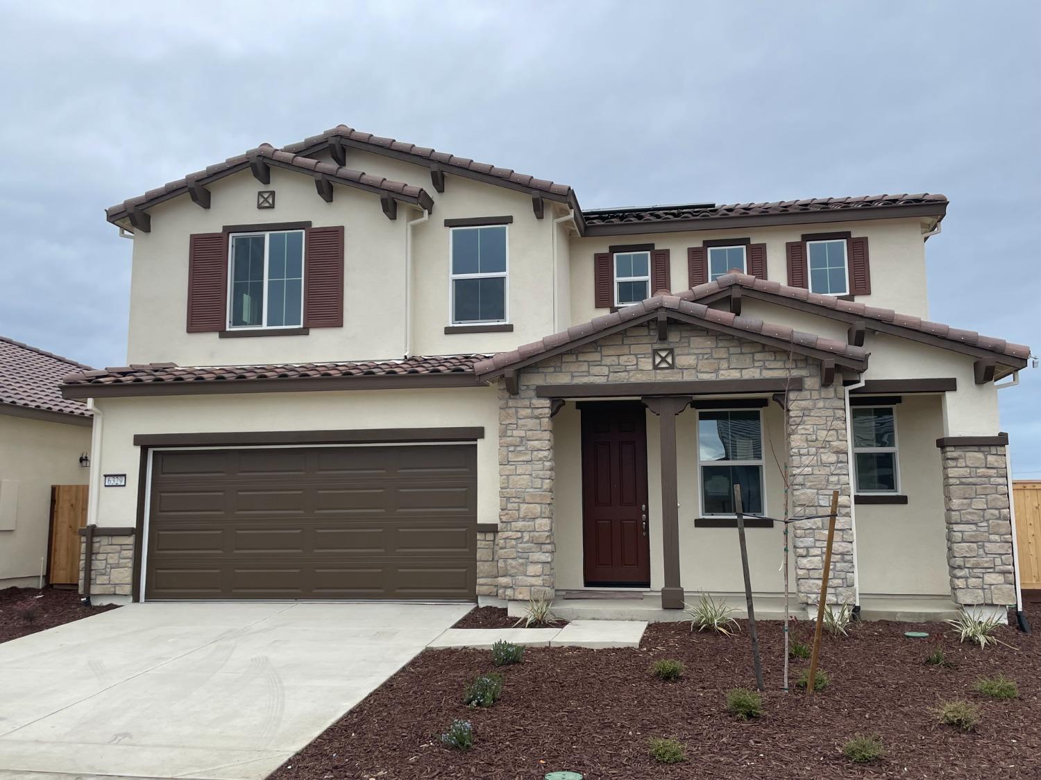 Detail Gallery Image 2 of 27 For 6329 Sun Haven St, Hughson,  CA 95326 - 5 Beds | 3/1 Baths