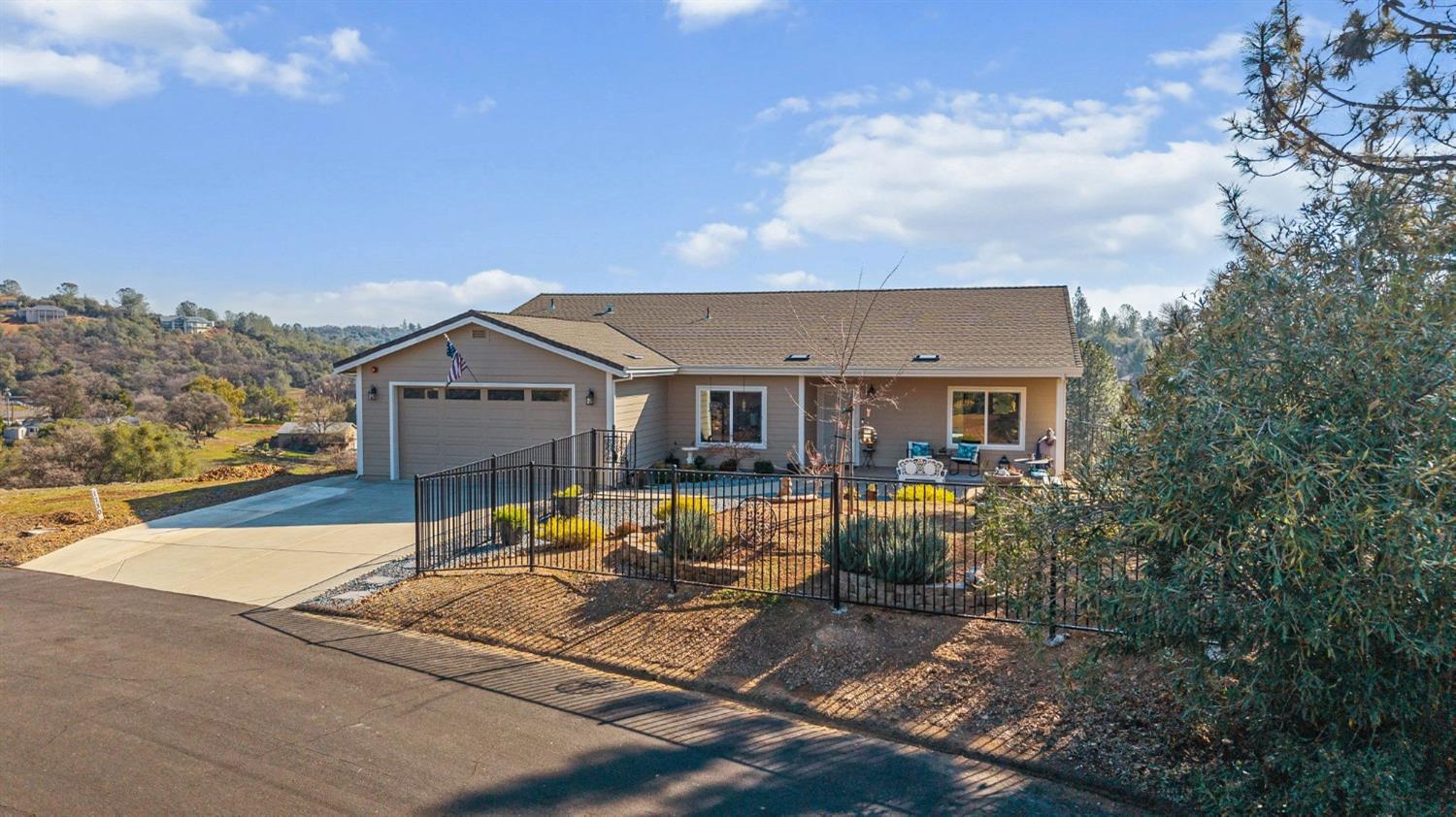 Detail Gallery Image 3 of 56 For 1730 Deadwood Ct, Cool,  CA 95614 - 4 Beds | 2 Baths