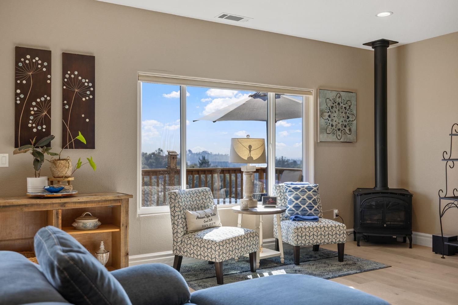 Detail Gallery Image 12 of 56 For 1730 Deadwood Ct, Cool,  CA 95614 - 4 Beds | 2 Baths
