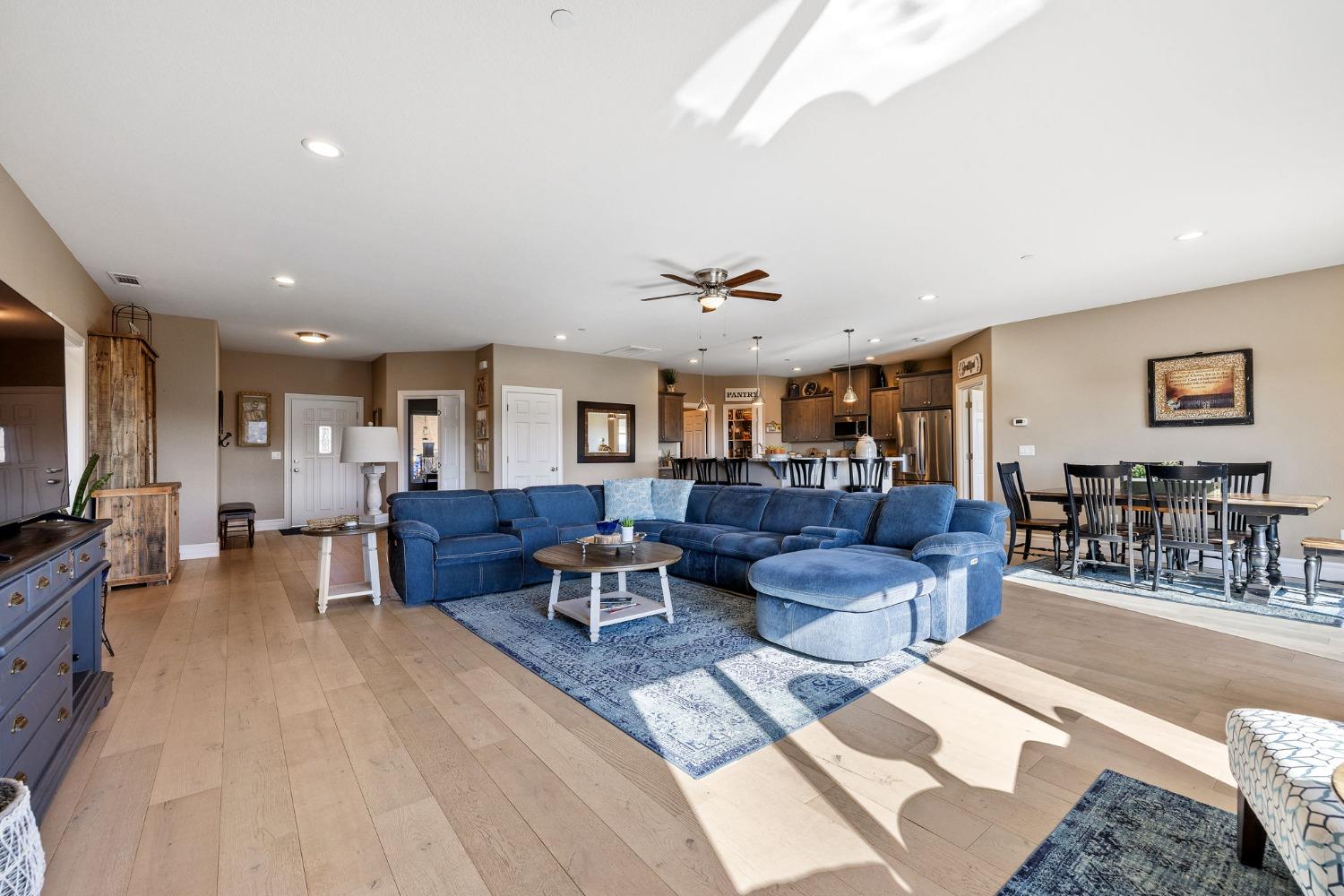 Detail Gallery Image 11 of 56 For 1730 Deadwood Ct, Cool,  CA 95614 - 4 Beds | 2 Baths