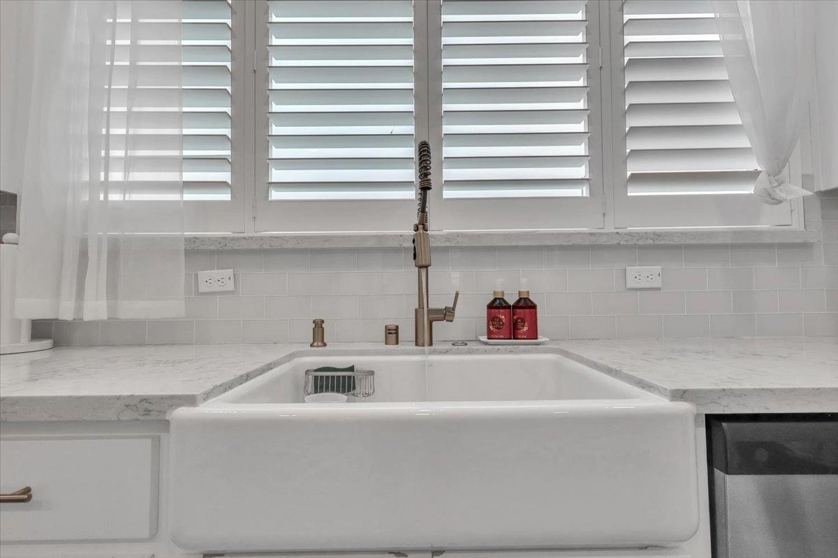 Detail Gallery Image 12 of 32 For 1730 Botticelli Way, Lodi,  CA 95242 - 4 Beds | 2/1 Baths