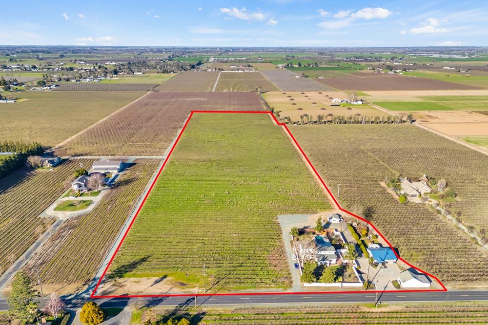 Detail Gallery Image 3 of 95 For 6539 E Peltier Rd, Acampo,  CA 95220 - 3 Beds | 2/1 Baths