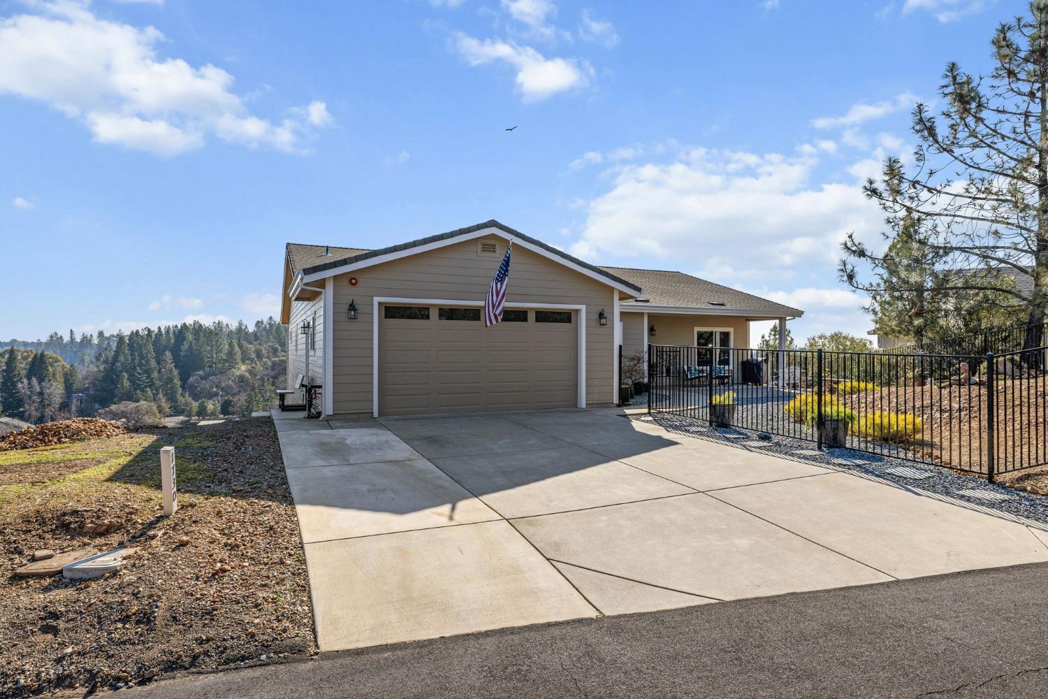 Detail Gallery Image 1 of 56 For 1730 Deadwood Ct, Cool,  CA 95614 - 4 Beds | 2 Baths