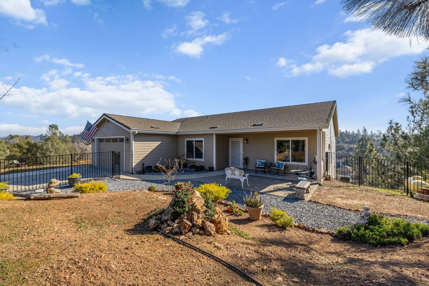 Detail Gallery Image 5 of 56 For 1730 Deadwood Ct, Cool,  CA 95614 - 4 Beds | 2 Baths