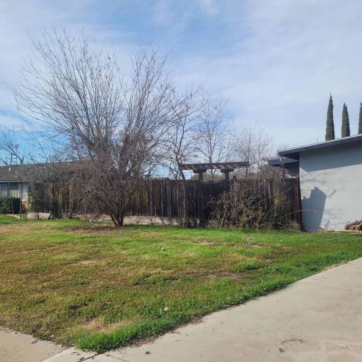 Detail Gallery Image 12 of 22 For 1401 E Blossom St, Dos Palos,  CA 93620 - 4 Beds | 2 Baths