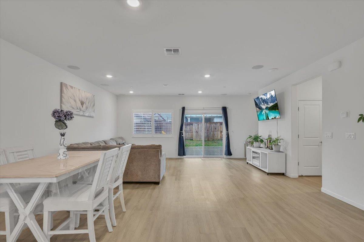 Detail Gallery Image 6 of 32 For 1730 Botticelli Way, Lodi,  CA 95242 - 4 Beds | 2/1 Baths