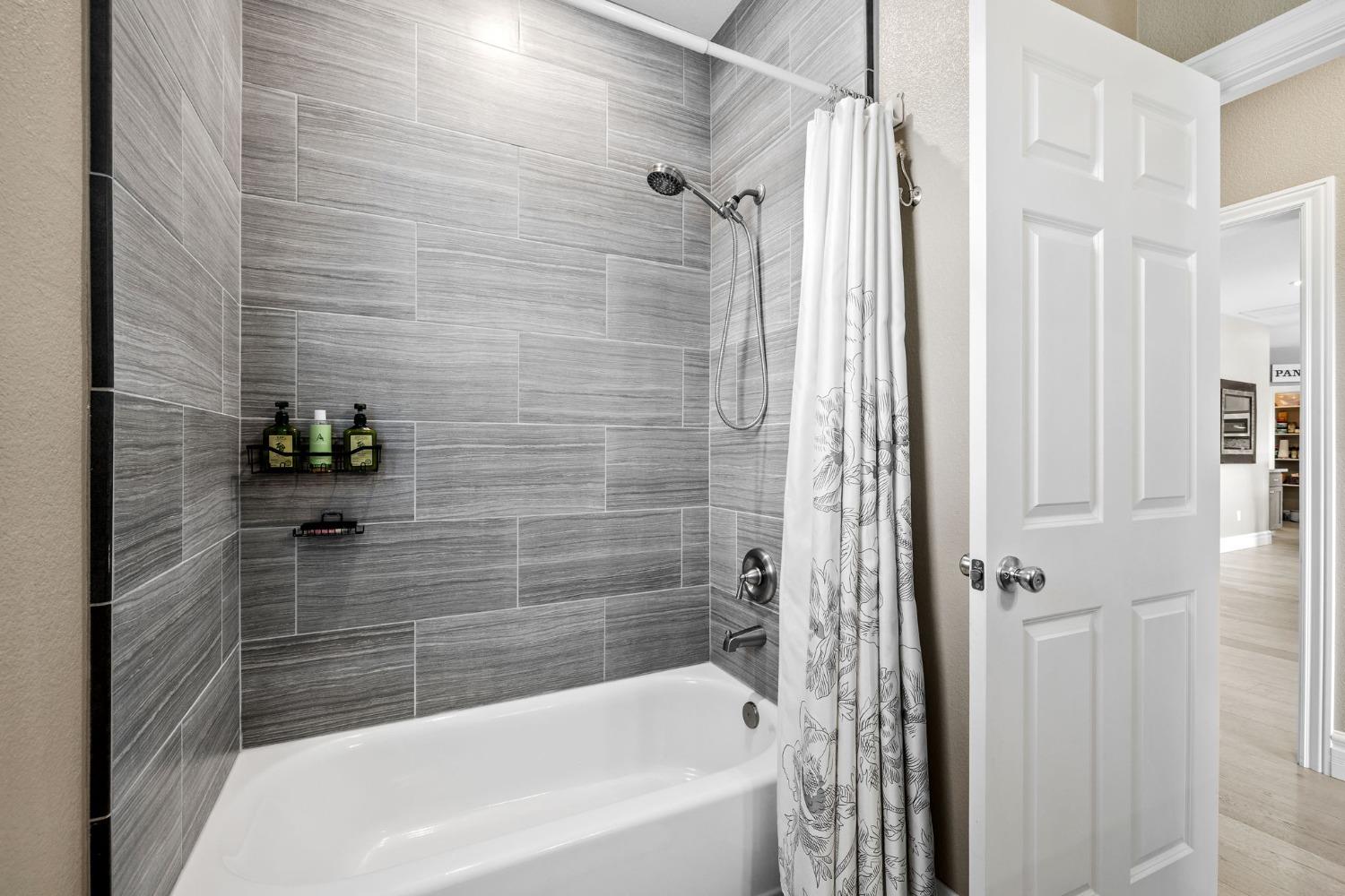 Detail Gallery Image 19 of 56 For 1730 Deadwood Ct, Cool,  CA 95614 - 4 Beds | 2 Baths