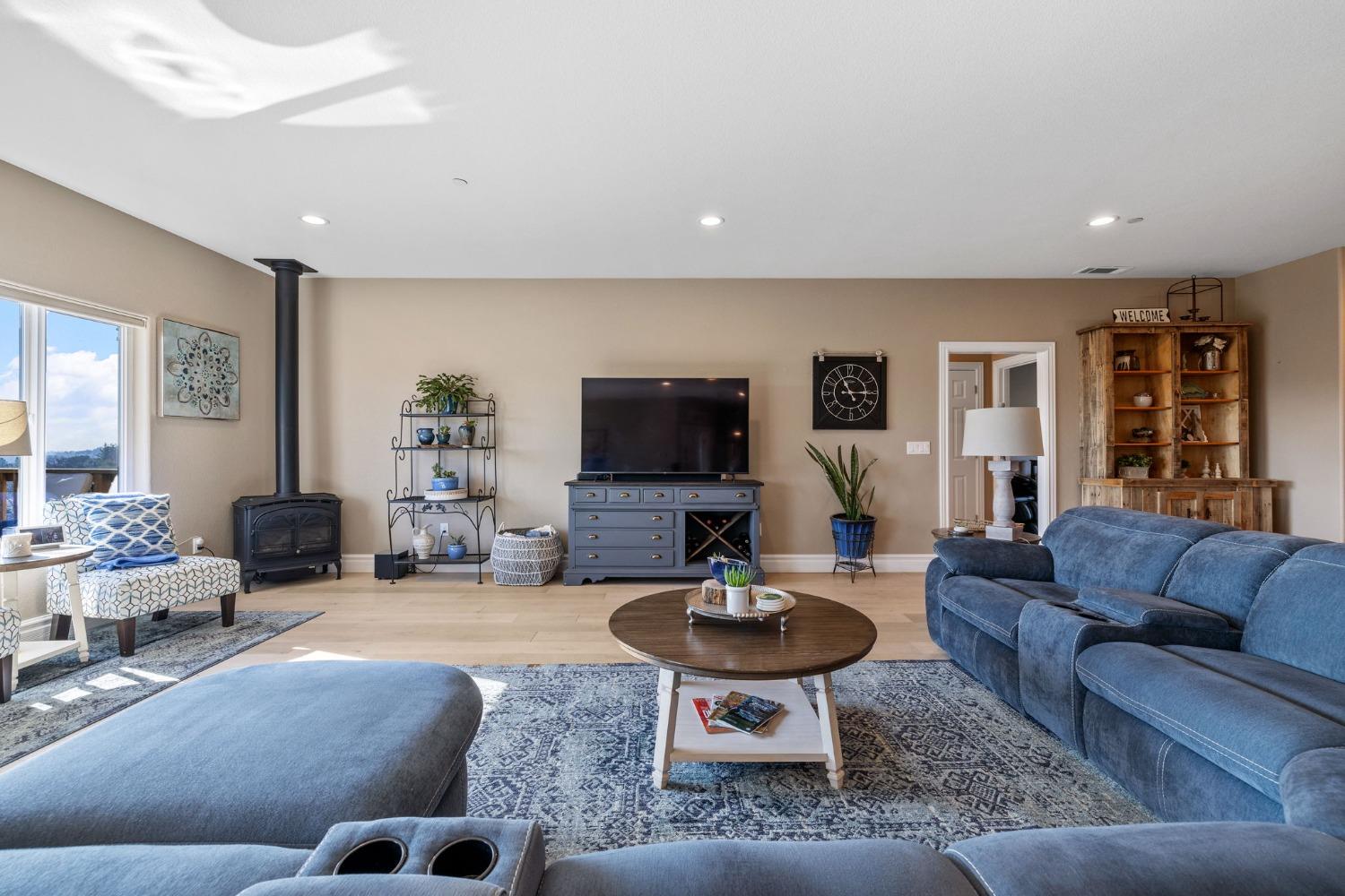 Detail Gallery Image 13 of 56 For 1730 Deadwood Ct, Cool,  CA 95614 - 4 Beds | 2 Baths