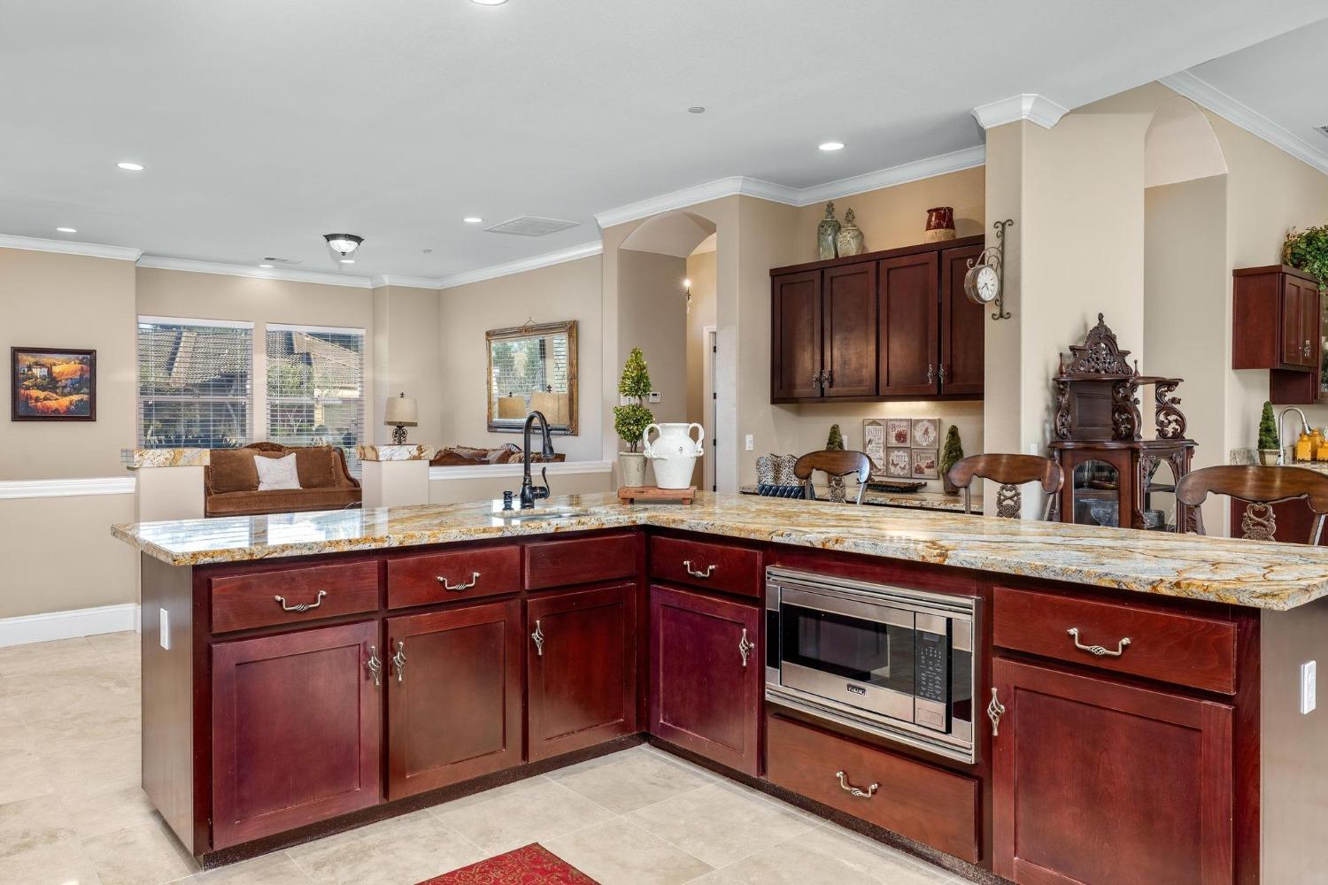 Detail Gallery Image 25 of 93 For 10717 Goldsborough Cir, Oakdale,  CA 95361 - 5 Beds | 5 Baths