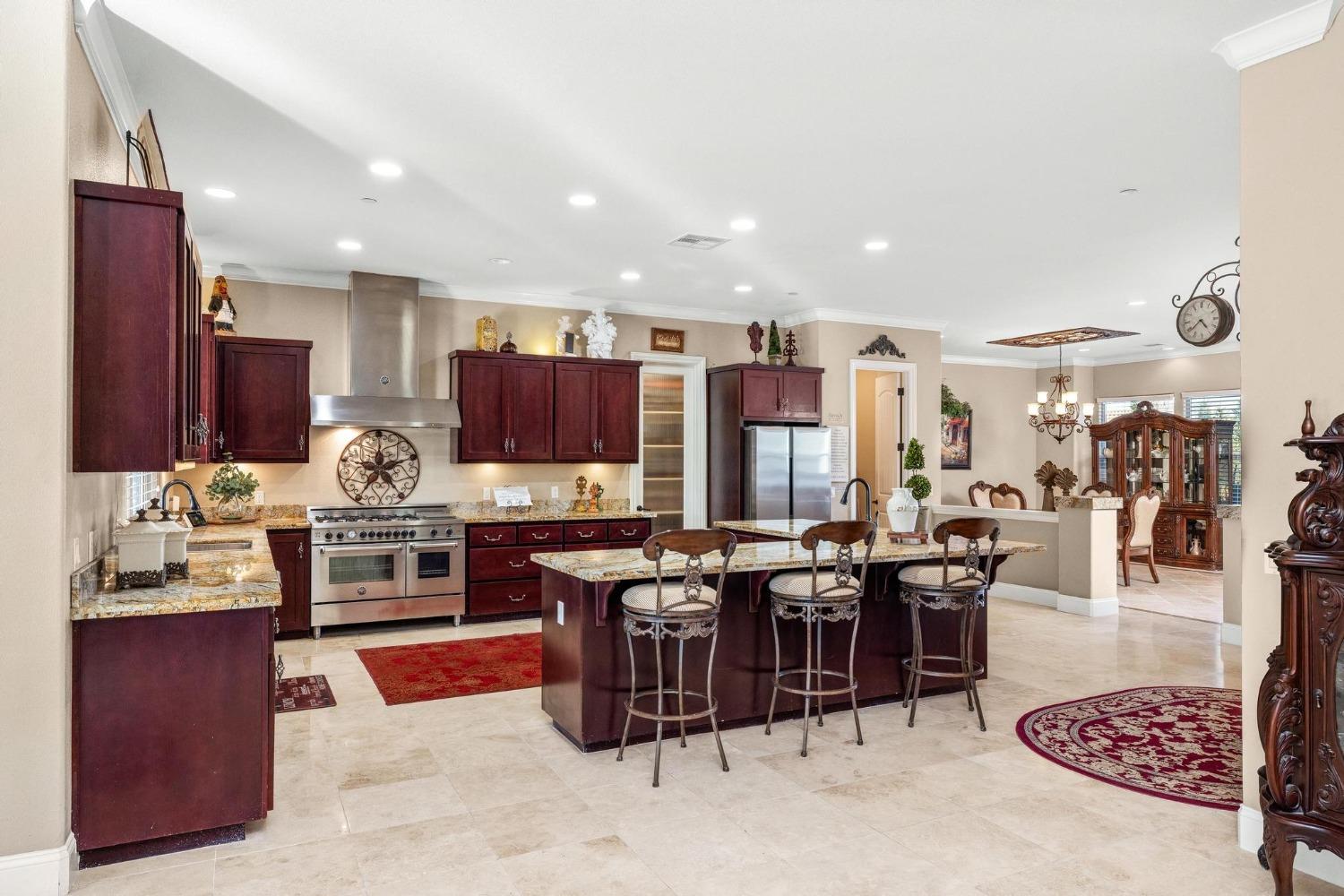 Detail Gallery Image 23 of 93 For 10717 Goldsborough Cir, Oakdale,  CA 95361 - 5 Beds | 5 Baths