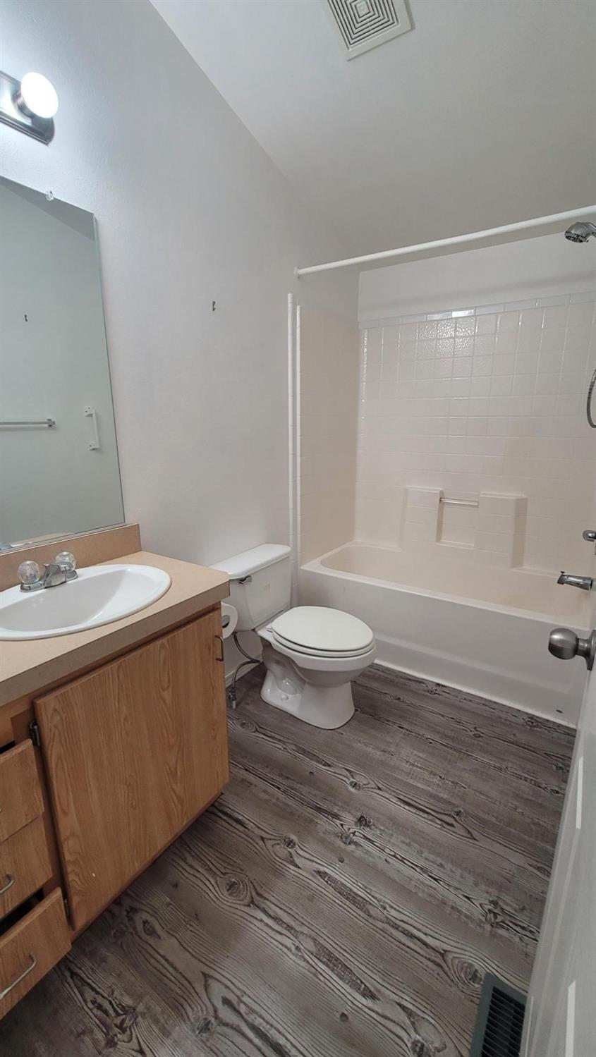 Detail Gallery Image 9 of 12 For 13905 Trinity Mountain Rd 83, Shasta,  CA 96033 - 3 Beds | 2 Baths