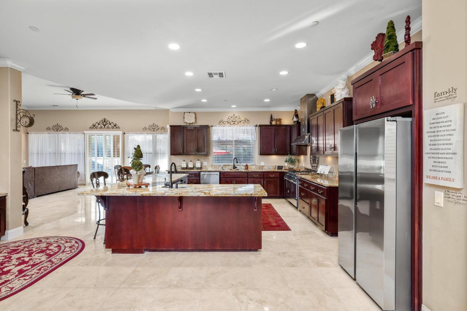 Detail Gallery Image 27 of 93 For 10717 Goldsborough Cir, Oakdale,  CA 95361 - 5 Beds | 5 Baths