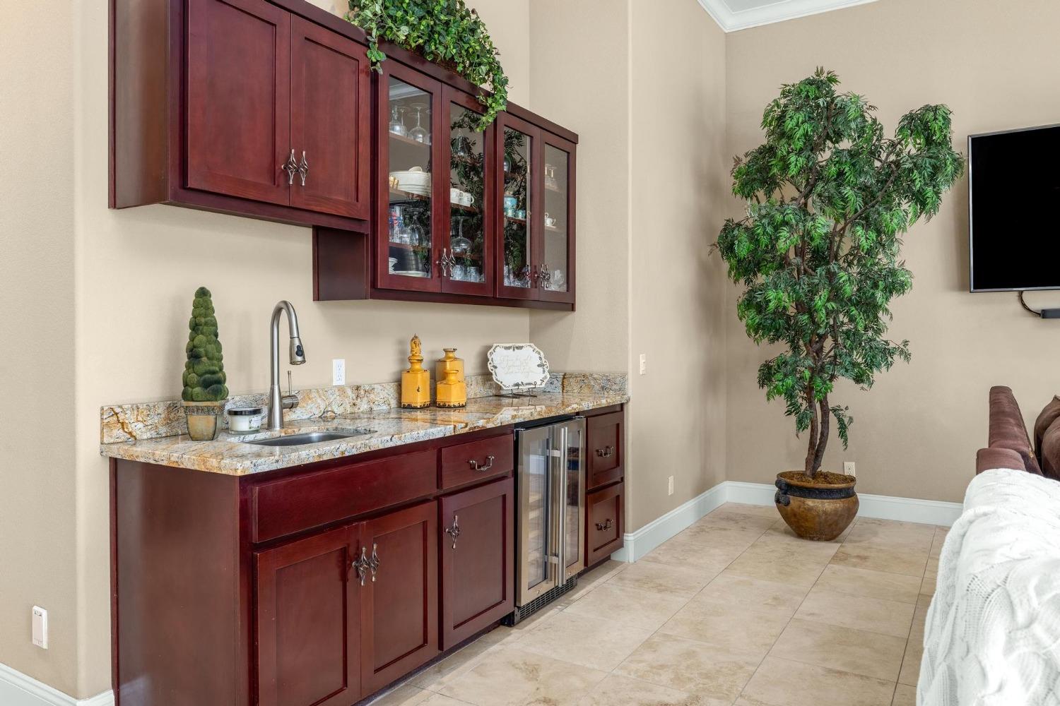 Detail Gallery Image 33 of 93 For 10717 Goldsborough Cir, Oakdale,  CA 95361 - 5 Beds | 5 Baths