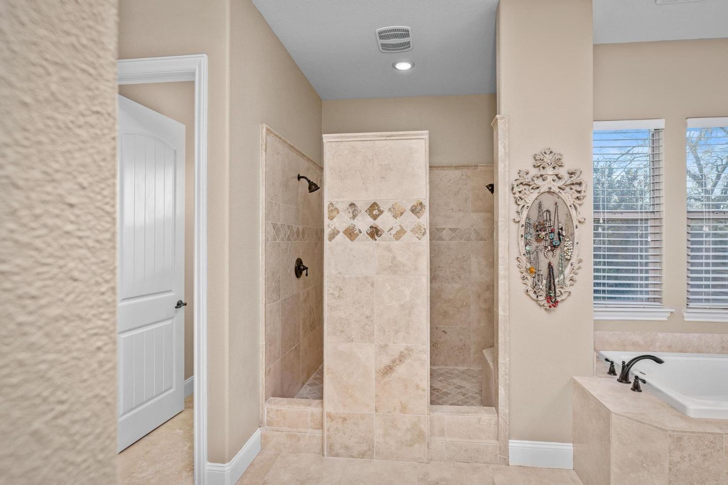 Detail Gallery Image 44 of 93 For 10717 Goldsborough Cir, Oakdale,  CA 95361 - 5 Beds | 5 Baths
