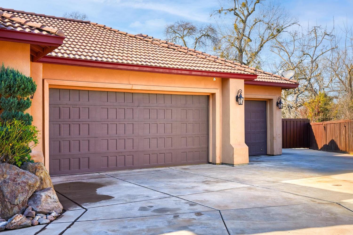 Detail Gallery Image 18 of 93 For 10717 Goldsborough Cir, Oakdale,  CA 95361 - 5 Beds | 5 Baths