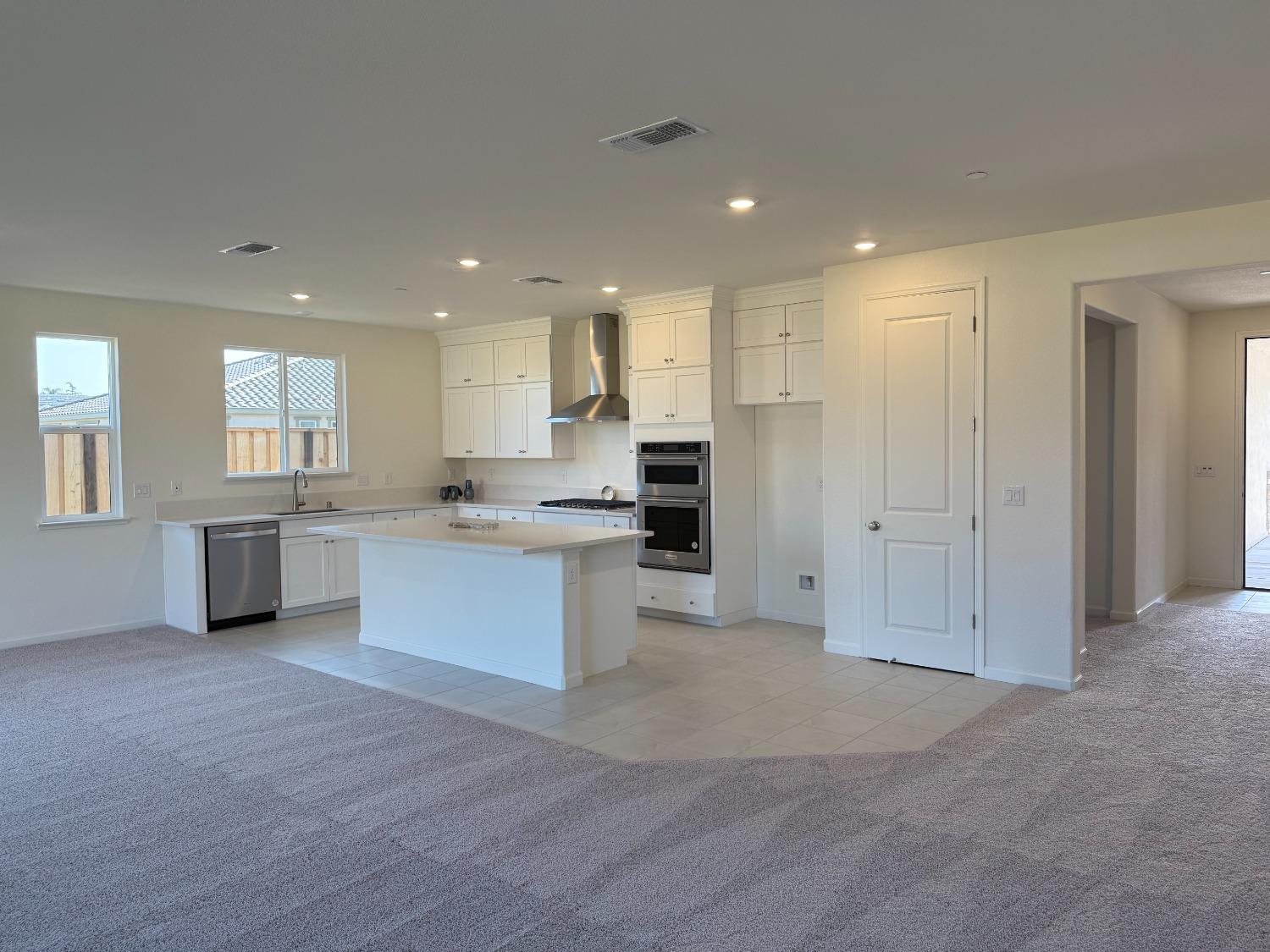 Detail Gallery Image 2 of 3 For 2519 Cassia St, Lodi,  CA 95242 - 3 Beds | 2 Baths