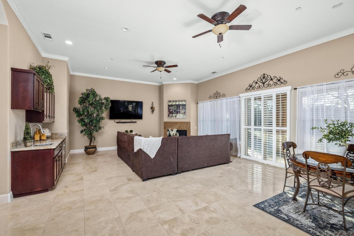 Detail Gallery Image 31 of 93 For 10717 Goldsborough Cir, Oakdale,  CA 95361 - 5 Beds | 5 Baths