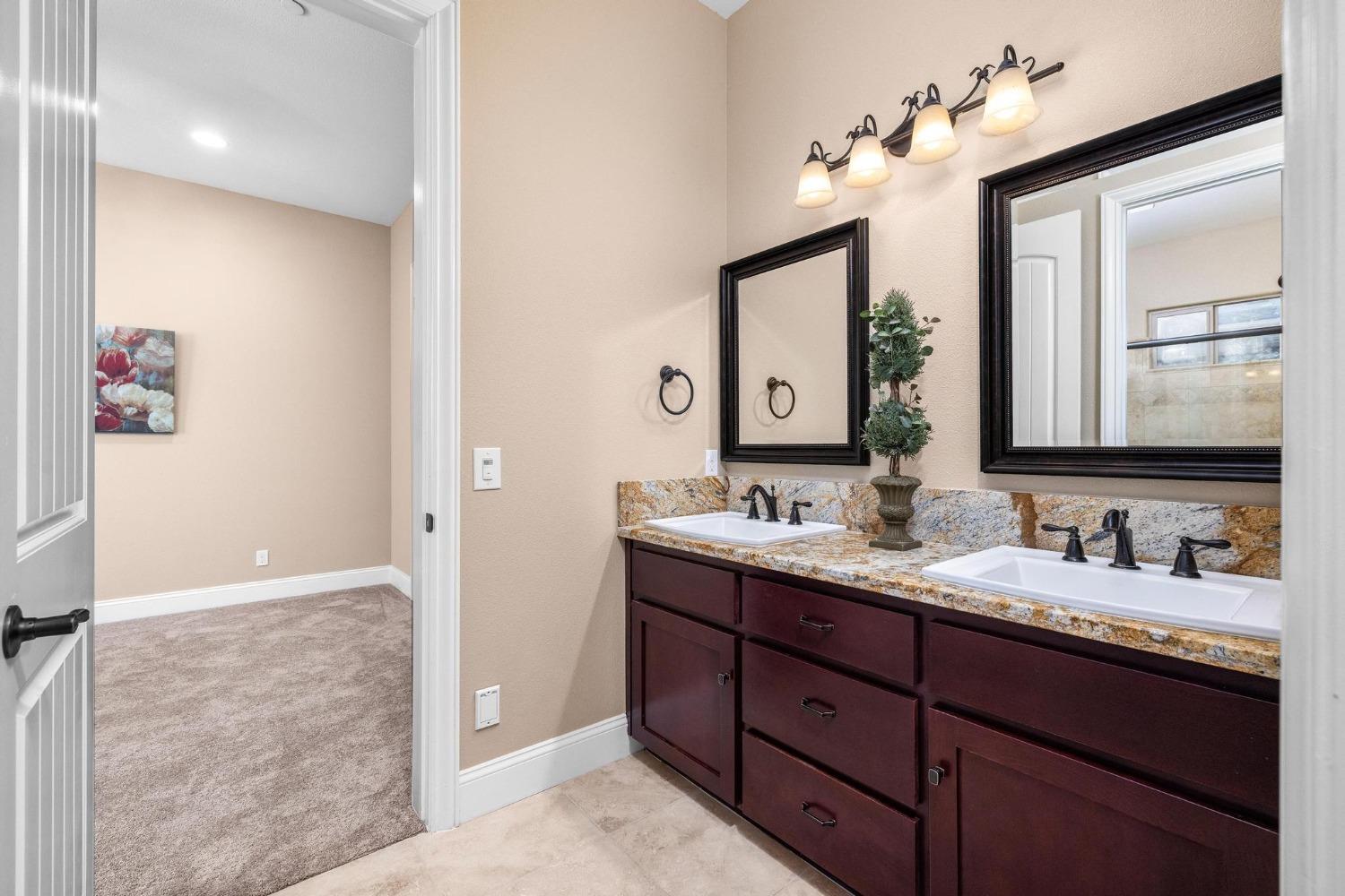 Detail Gallery Image 51 of 93 For 10717 Goldsborough Cir, Oakdale,  CA 95361 - 5 Beds | 5 Baths