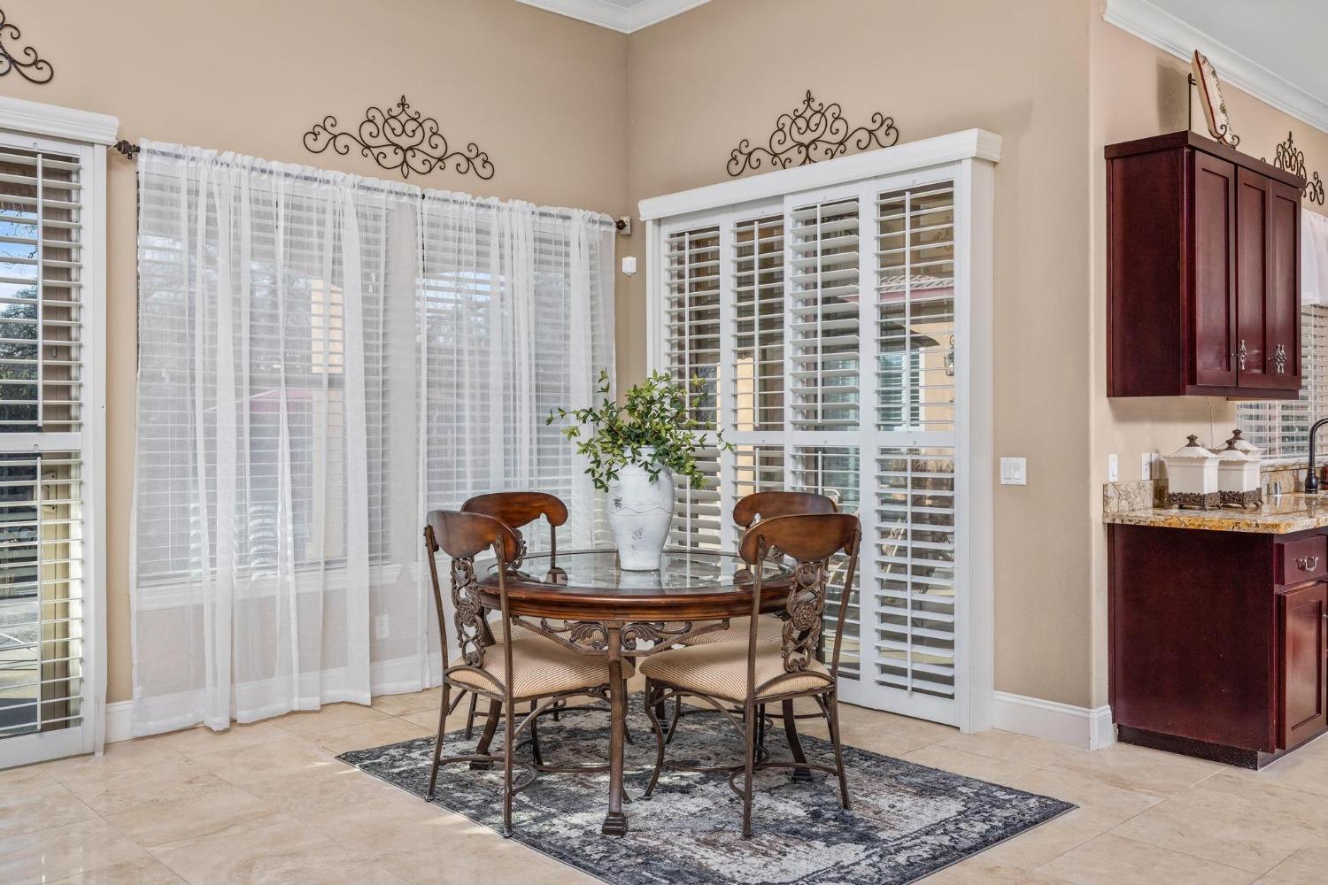 Detail Gallery Image 29 of 93 For 10717 Goldsborough Cir, Oakdale,  CA 95361 - 5 Beds | 5 Baths