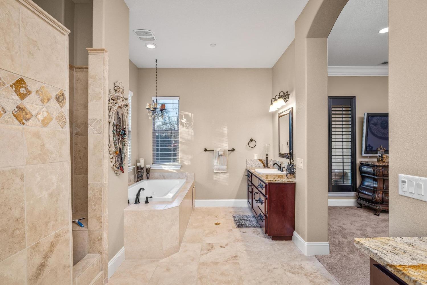 Detail Gallery Image 42 of 93 For 10717 Goldsborough Cir, Oakdale,  CA 95361 - 5 Beds | 5 Baths