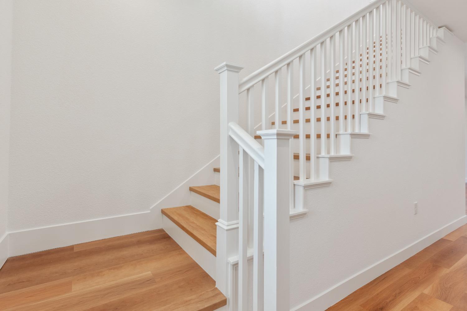 Detail Gallery Image 15 of 26 For 141 W 8th St, Stockton,  CA 95206 - 3 Beds | 3 Baths