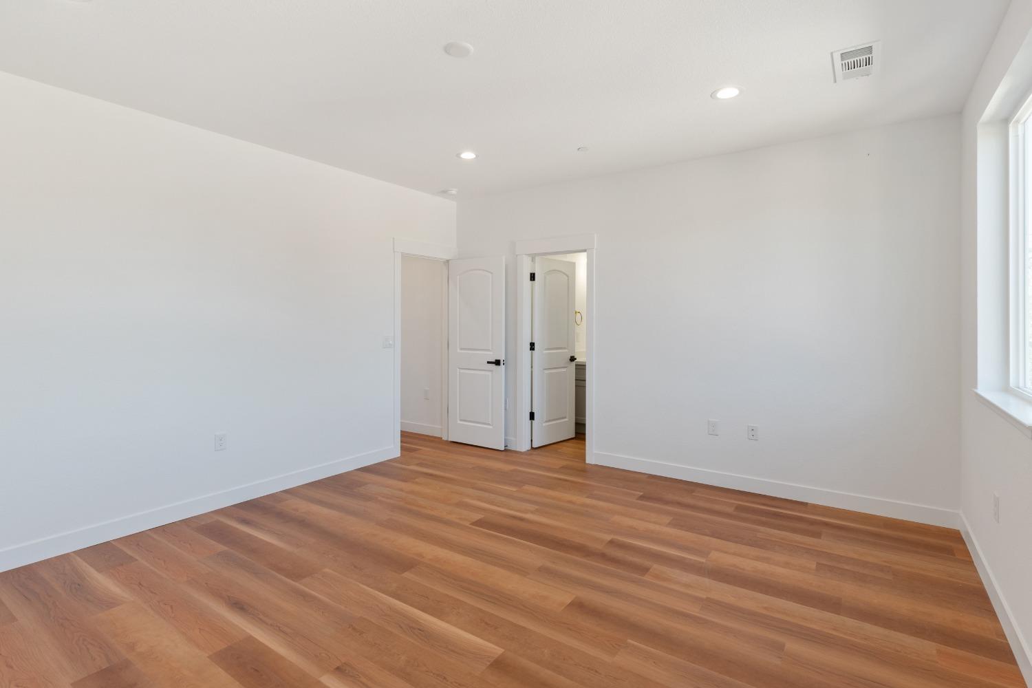 Detail Gallery Image 18 of 26 For 141 W 8th St, Stockton,  CA 95206 - 3 Beds | 3 Baths