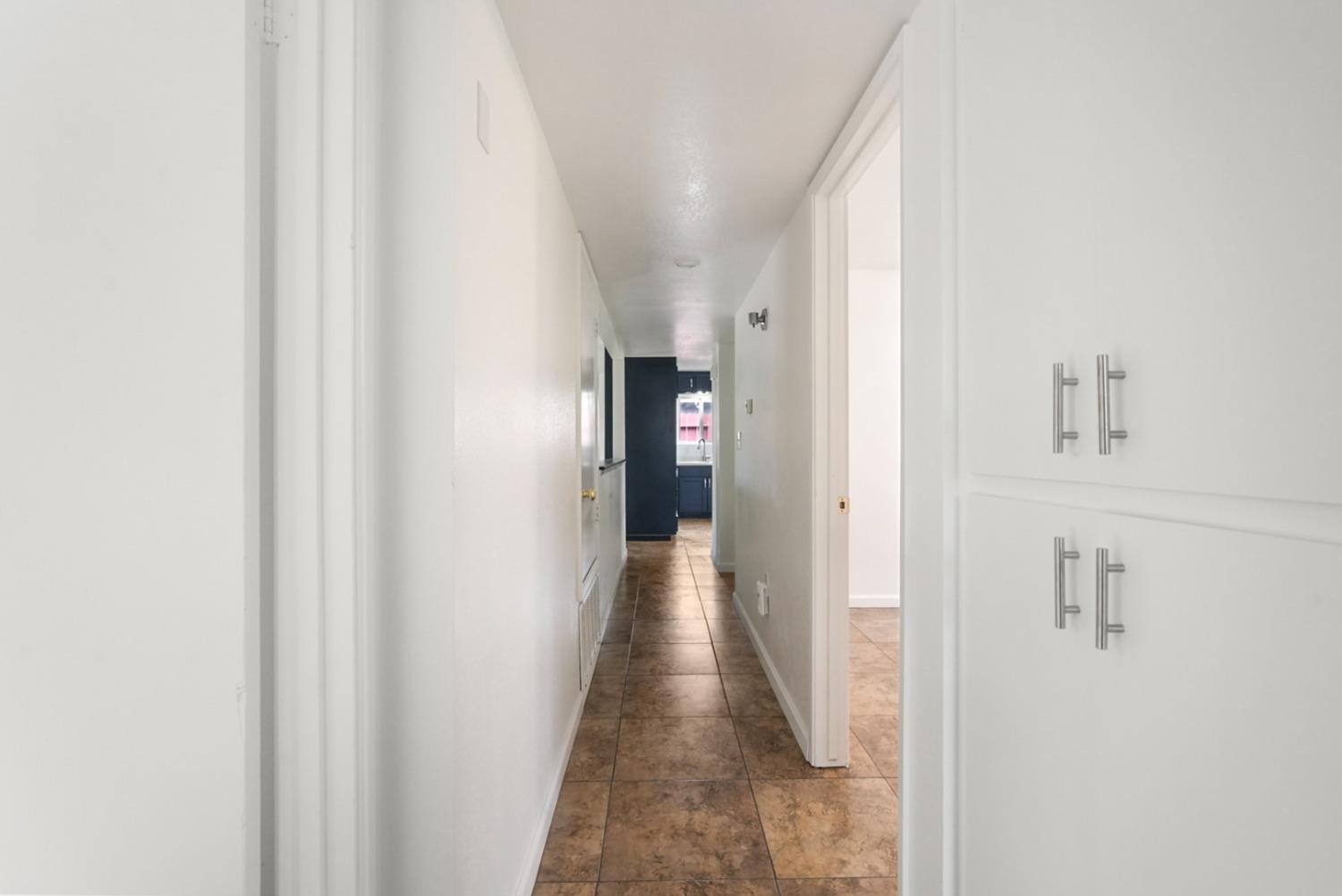 Detail Gallery Image 7 of 32 For 1604 Clevenger Dr, Modesto,  CA 95356 - 3 Beds | 2 Baths