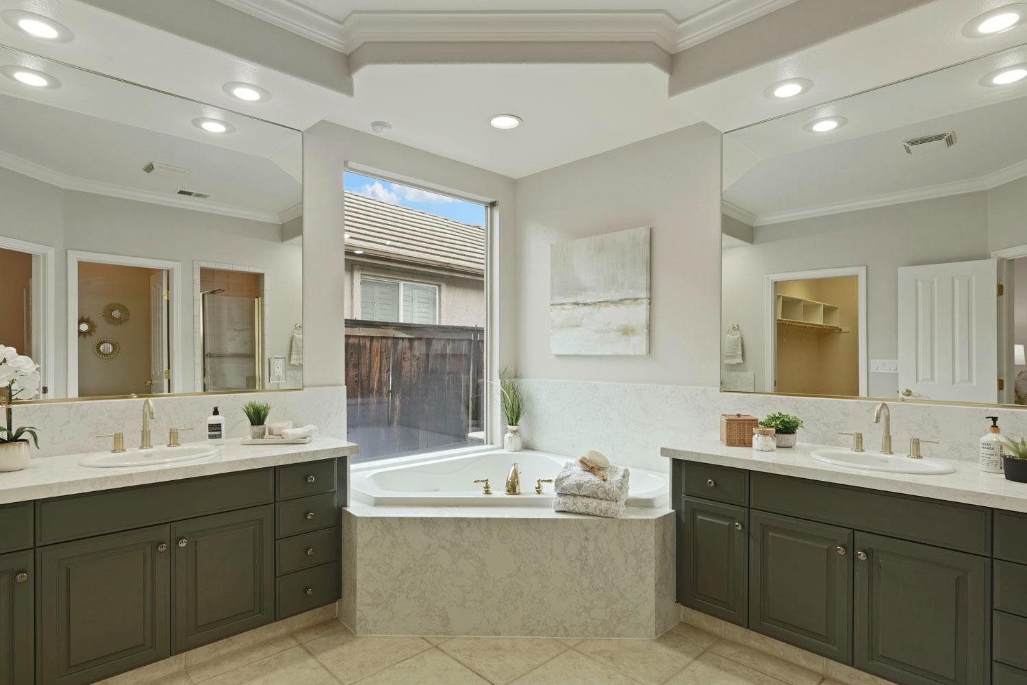 Detail Gallery Image 34 of 60 For 5062 Spanish Bay Cir, Stockton,  CA 95219 - 4 Beds | 2/1 Baths