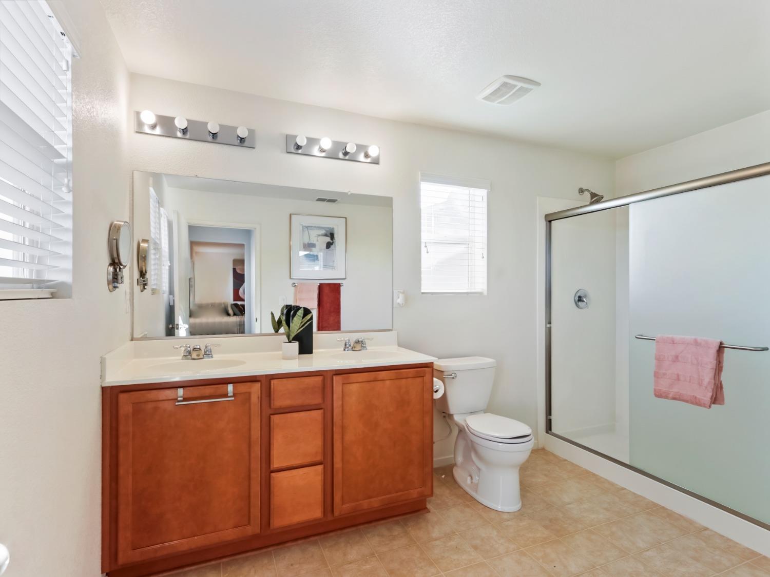 Hazelton Way, Sacramento, California image 30