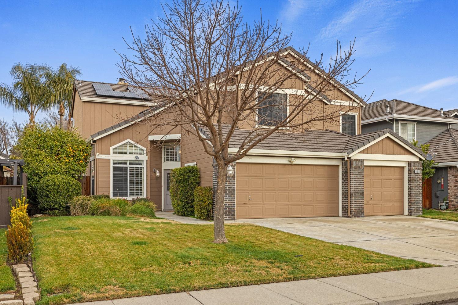 Detail Gallery Image 3 of 52 For 1945 Harvest Landing Ct, Tracy,  CA 95376 - 5 Beds | 3 Baths